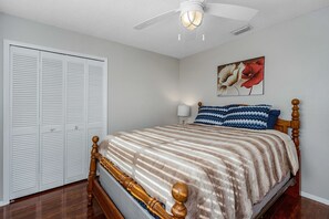 Family House, 3 Bedrooms, Private Pool (2 Bathrooms) | 3 bedrooms, Egyptian cotton sheets, premium bedding, pillow-top beds - Villa Florida Flair - a Quiet Family Paradise in the Heart of Cape Coral (Cape Coral)