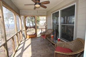 Interior - Stoneridge Cottage II - Quality Amenities with a Million Dollar Mountain View (Mentone)