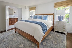 2 chambres, surmatelas, coffres-forts dans les chambres