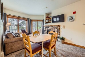 تلفزيون ذكي، مدفأة، مشغل دي في دي