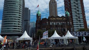 A historic building with a clock tower and a sign reading "Holland Amerika Lijn". - Apartment in Rotterdam (Rotterdam)