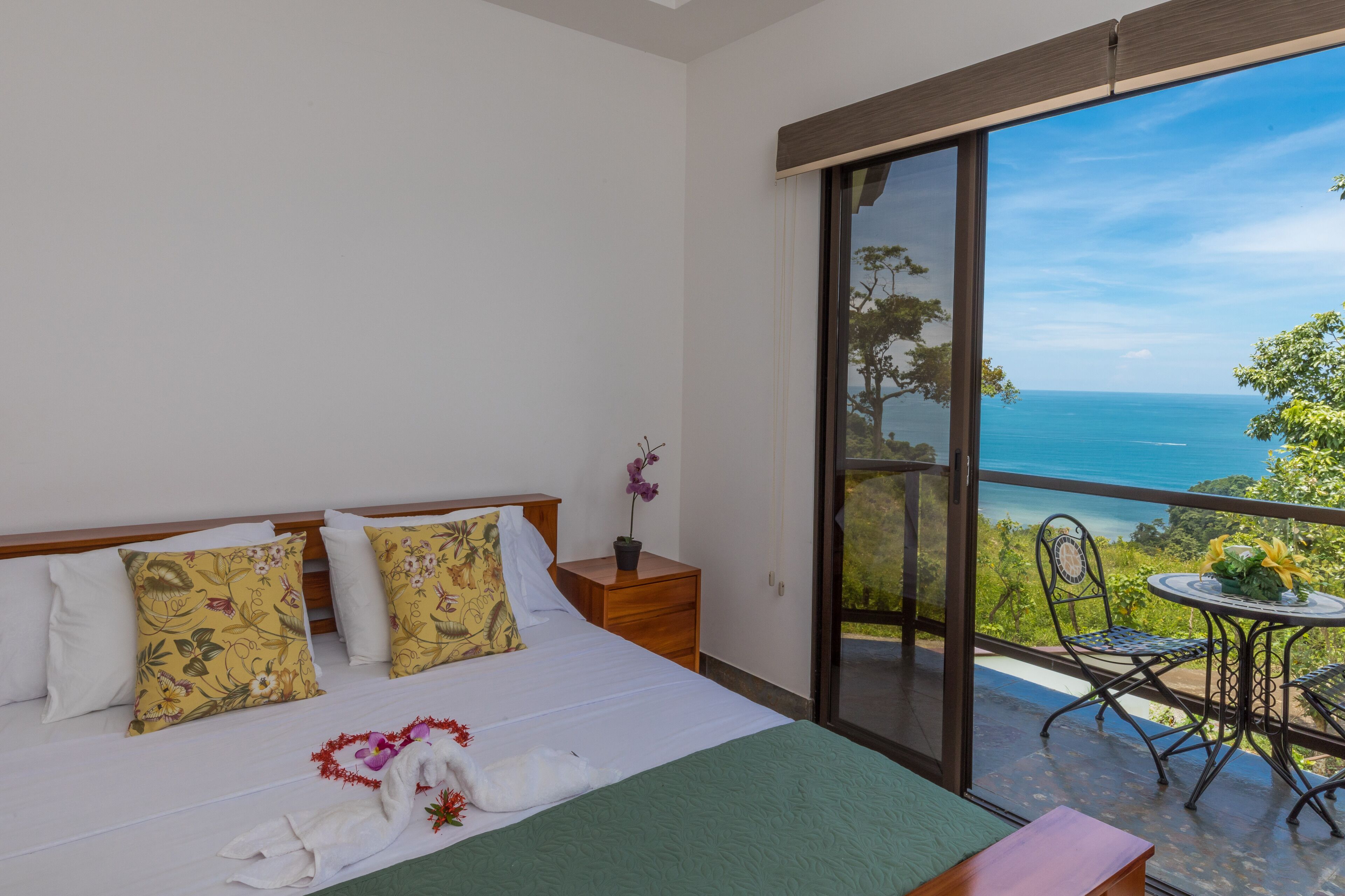 5 chambres, coffres-forts dans les chambres, Wi-Fi, draps fournis