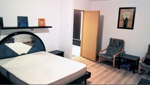 1 Schlafzimmer, Bügeleisen/Bügelbrett