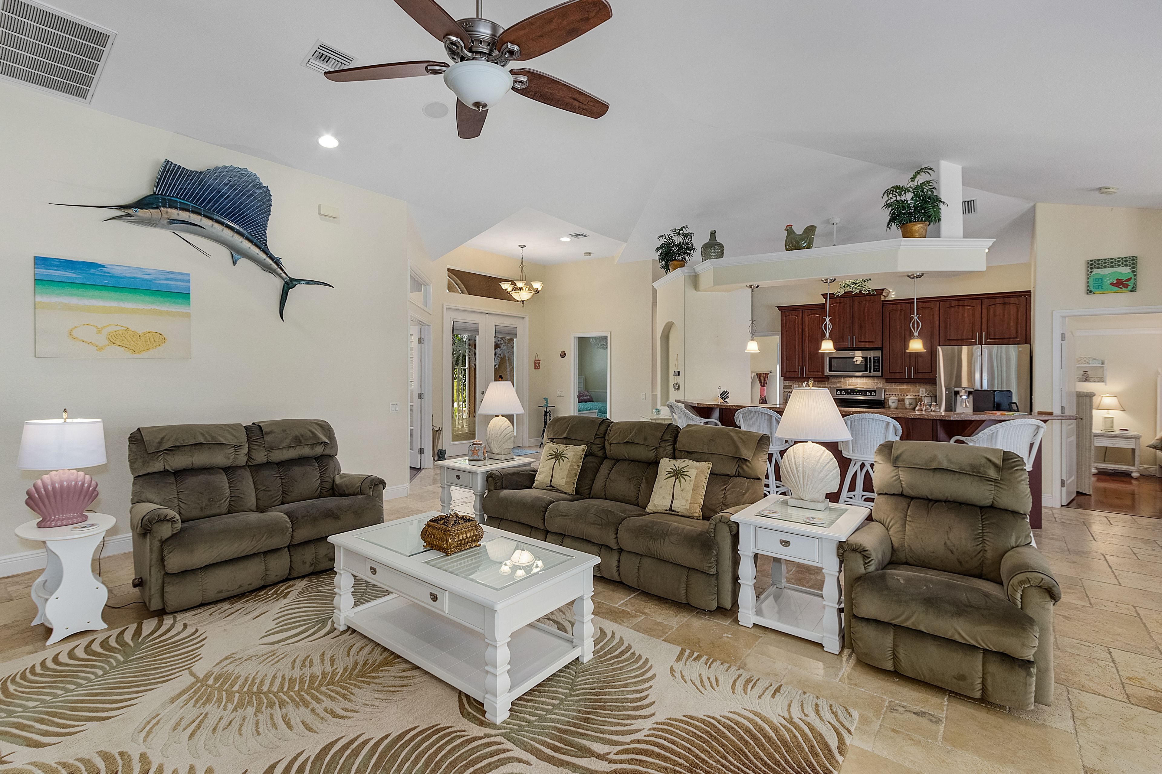 House, 4 Bedrooms, 2 Bathrooms, Private Pool | Living area | LCD TV, Netflix, books