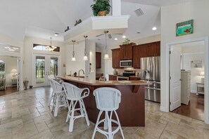 House, 4 Bedrooms, 2 Bathrooms, Private Pool | In-room dining - Villa Spain - Family Oasis in the Most Sought Area of Cape Coral (Cape Coral)