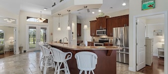 Villa Spain - Family Oasis in the Most Sought Area of Cape Coral