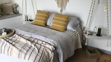 1 bedroom, iron/ironing board, Internet, bed sheets