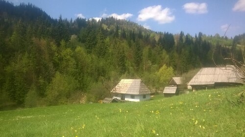  Transylvanian Mountain Paradise 1--experience and live the ancient atmosphere