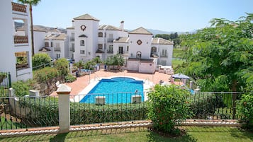 Piscine extérieure, piscine chauffée