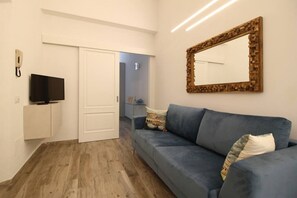 TV - Meadow Forty-Five Sweet Dreams in Florence (Firenze)