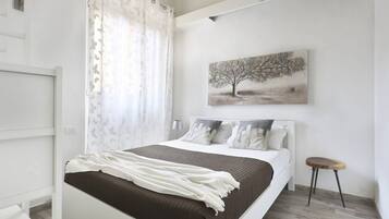 2 bedrooms, in-room safe, iron/ironing board, travel crib