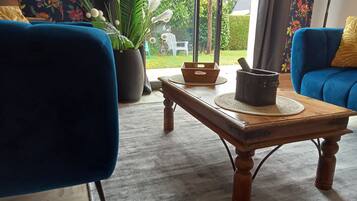 TV, DVD player, books, offices