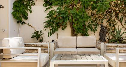 Boutique Townhouse with Hot Tub in Puerto Banus