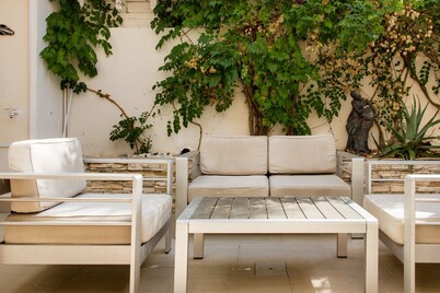 Boutique Townhouse with Hot Tub in Puerto Banus