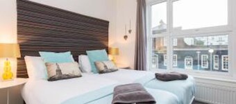 Luxury 5 bed house near to City Centre and Beaches. Sleeps 12, outside courtyard