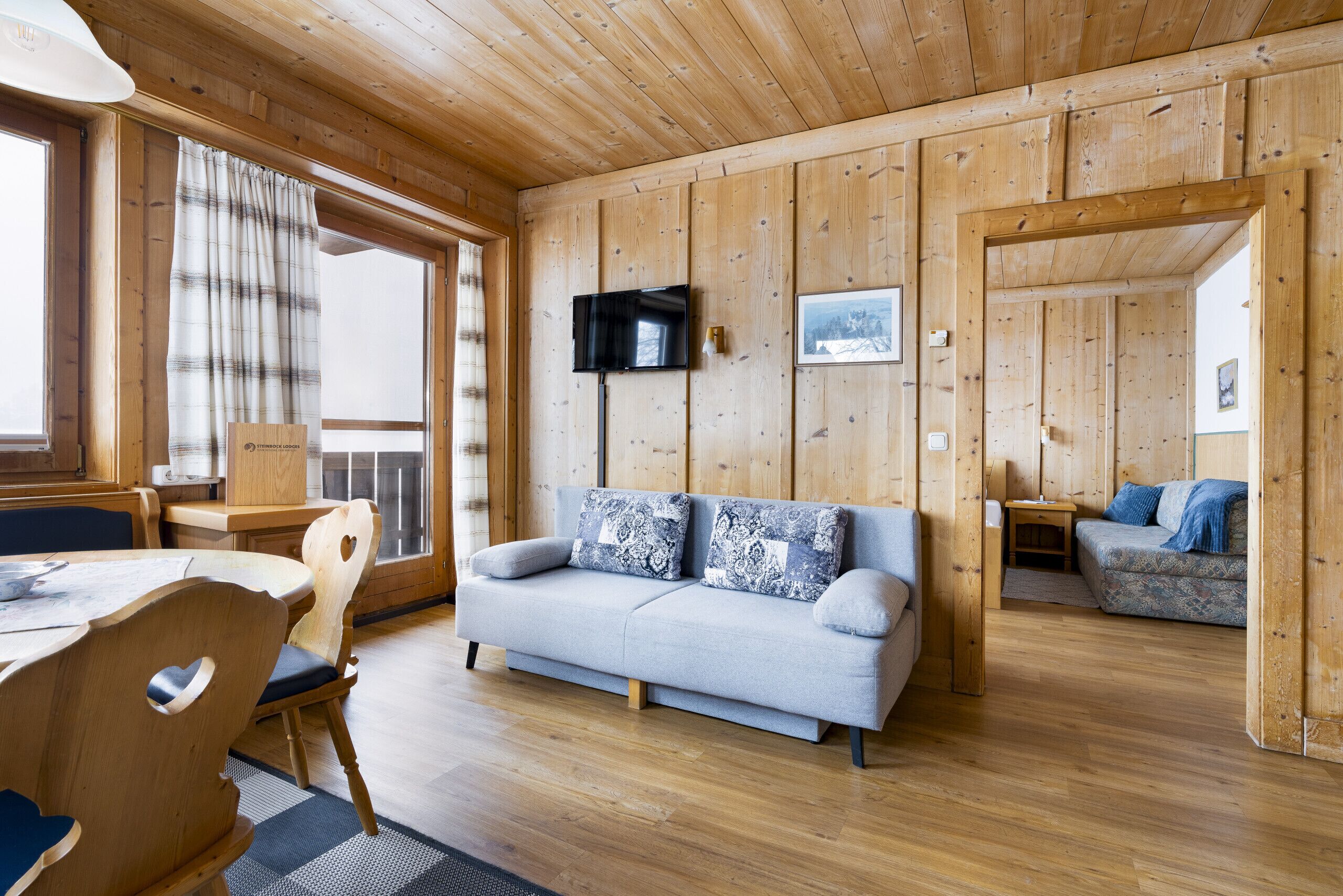 電視、壁爐、足球機、乒乓球設施