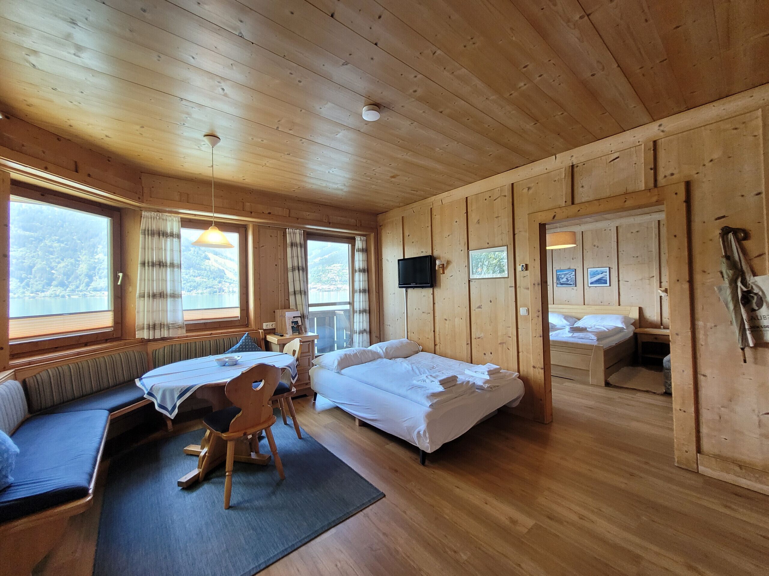 1 slaapkamer, een strijkplank/strijkijzer, gratis wifi, beddengoed