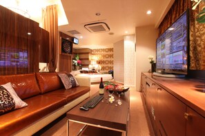 Celebrity Room | Desk, free WiFi - HOTEL GRASSINO URBAN RESORT UTSUNOMIYA - Adult Only (Utsunomiya)