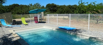 Vakantiehuis met verwarmd zwembad en garage in Zuid-Ardèche