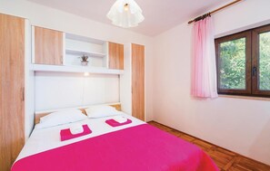 3 Schlafzimmer, Bügeleisen/Bügelbrett, Reisekinderbett, kostenloses WLAN