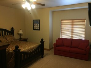 2 bedrooms, travel cot, WiFi, bed sheets