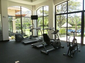 Fitness facility - Beautiful Penthouse Condo with stunning views that occupies whole floor (Coco)