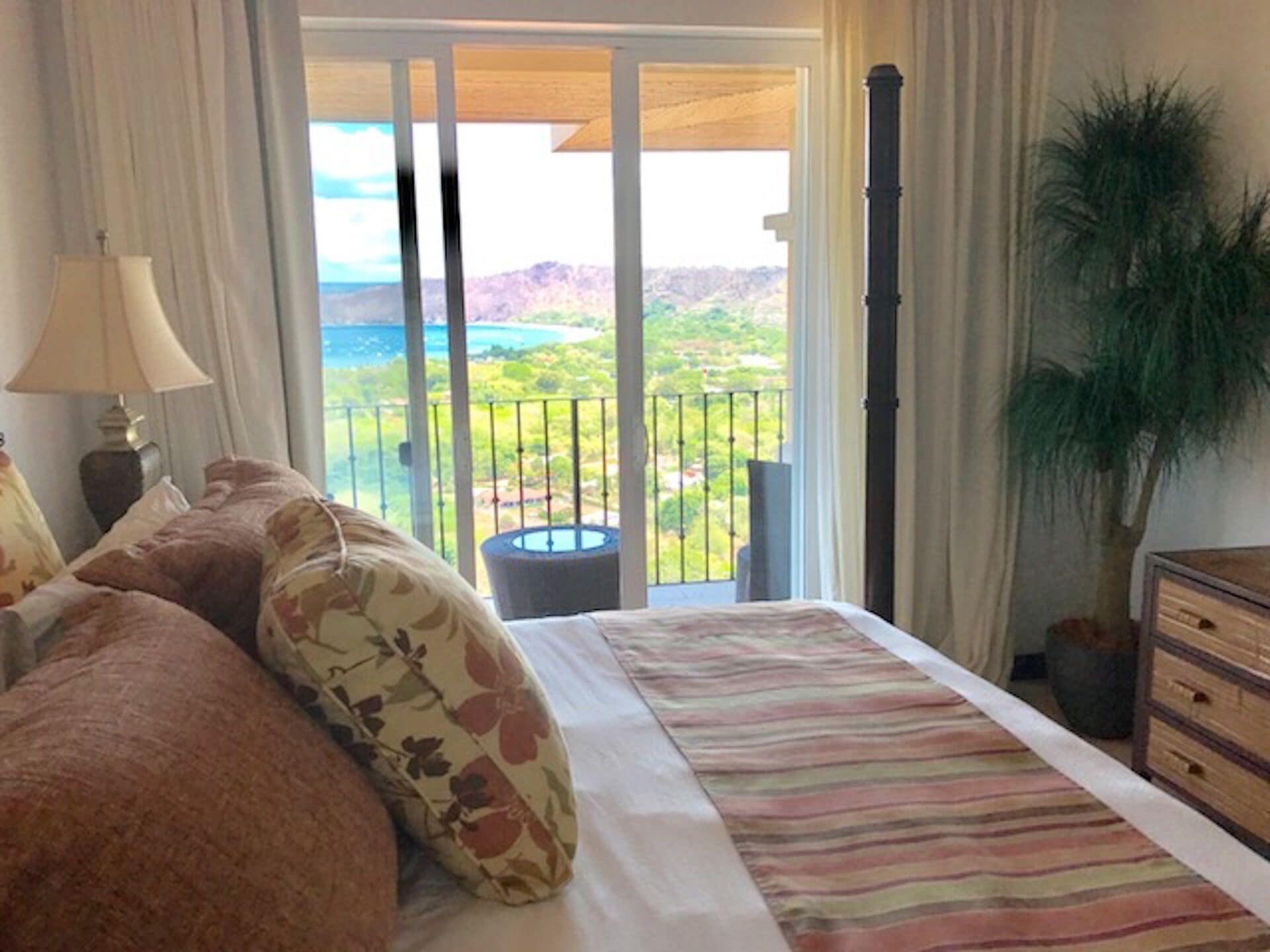 3 bedrooms, free WiFi, bed sheets, wheelchair access