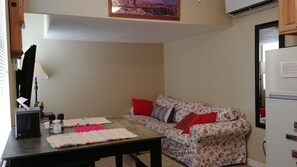 Smart TV, fireplace, DVD player