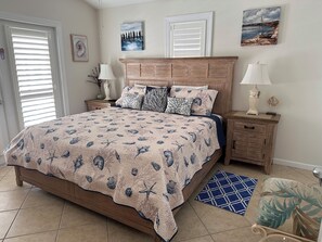 3 bedrooms, desk, iron/ironing board, travel cot