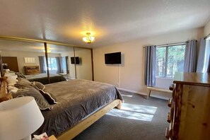 3 bedrooms, bed sheets