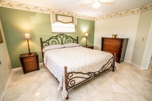 4 bedrooms, iron/ironing board, travel cot, free WiFi
