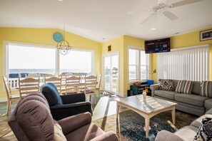 Tv, dvd-spelare och ett filmbibliotek