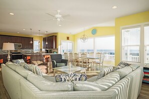 Tv, dvd-spelare och ett filmbibliotek