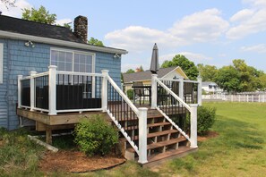 Terrace/patio - Cozy Pet-Friendly Cedar Shake Cottage With Best View on the Lake + Kayaks! (Paw Paw)