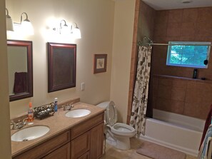 毛巾、肥皂、卫生纸