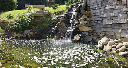 Beautiful Long Range Mountain Views, Minutes from Downtown Hendersonville, NC