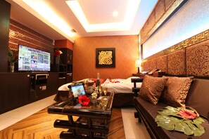 Room (Celebrity) | Peti besi dalam bilik, Wi-fi percuma 