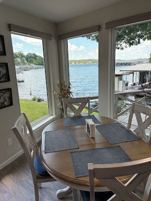 Dining - Fantastic Location, Beautiful View Of The Lake, In Osage Beach on the 17 MM (Osage Beach)