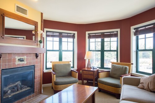 One bedroom Condo Suite at the Appalachian Resort