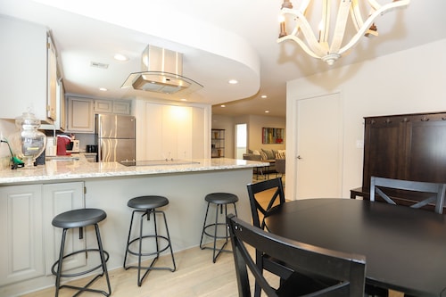 Steps to Downtown Bentonville