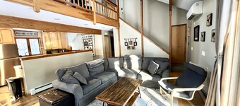 Mt. Snow Paradise - Indoor Jacuzzi & Sauna - Minutes to Mountain - Sleeps 10