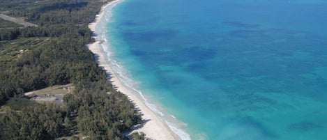 Beach nearby, sun loungers, beach towels
