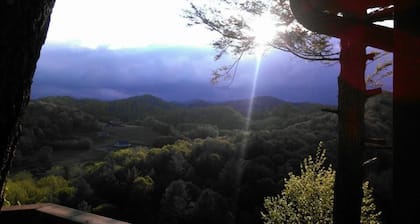 Secluded and Private Cabin with Amazing Views. Hot tub and WiFi.