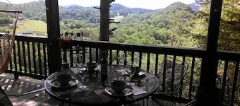 Cabane isolée et privée avec une vue extraordinaire. Bain à remous et WiFi.
