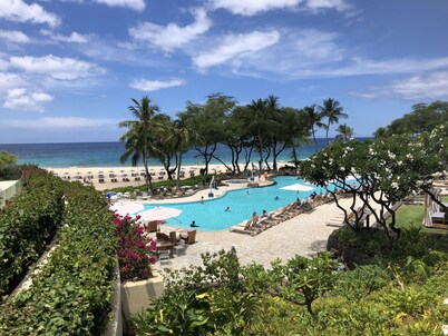 NEWLY RENOVATED Popular Mauna Kea Condo - Spectacular Panoramic Ocean Views