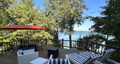 WALLOON LAKEFRONT big deck/dock GAME ROOM fireplace WATERFRONT bike/hike nearby