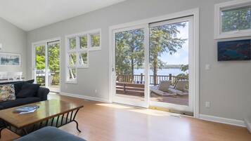 Smart TV, fireplace, video games, ping pong