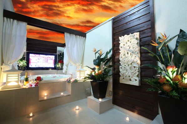 Deep-soaking bathtub - LUSSO CROCE URBAN RESORT - Adult Only (Yokohama)