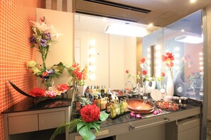 Grand Grassino Room | Bathroom sink - HOTEL GRASSINO URBAN RESORT URAWA - Adult Only (Saitama)