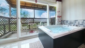 Deluxe Room | Jetted tub - Rose Pension (Gangneung)